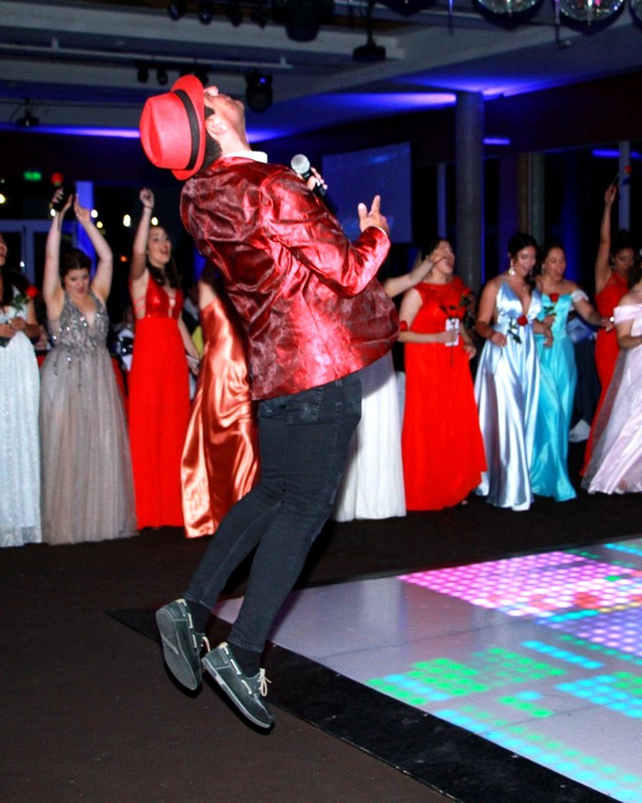 Rubén Delgado en una fiesta de 15